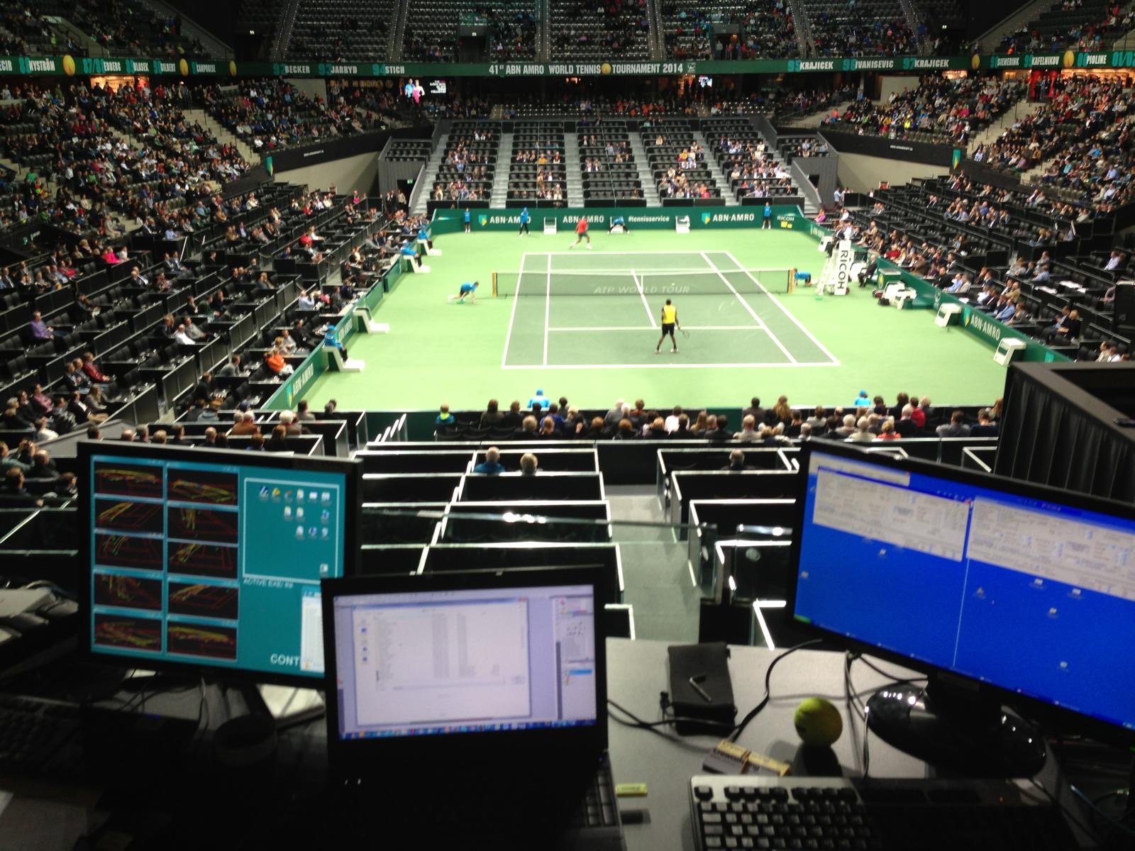 Uitzicht vanaf de regieplek op het center court van het 41e ABN AMRO World Tennis Tournament in Ahoy