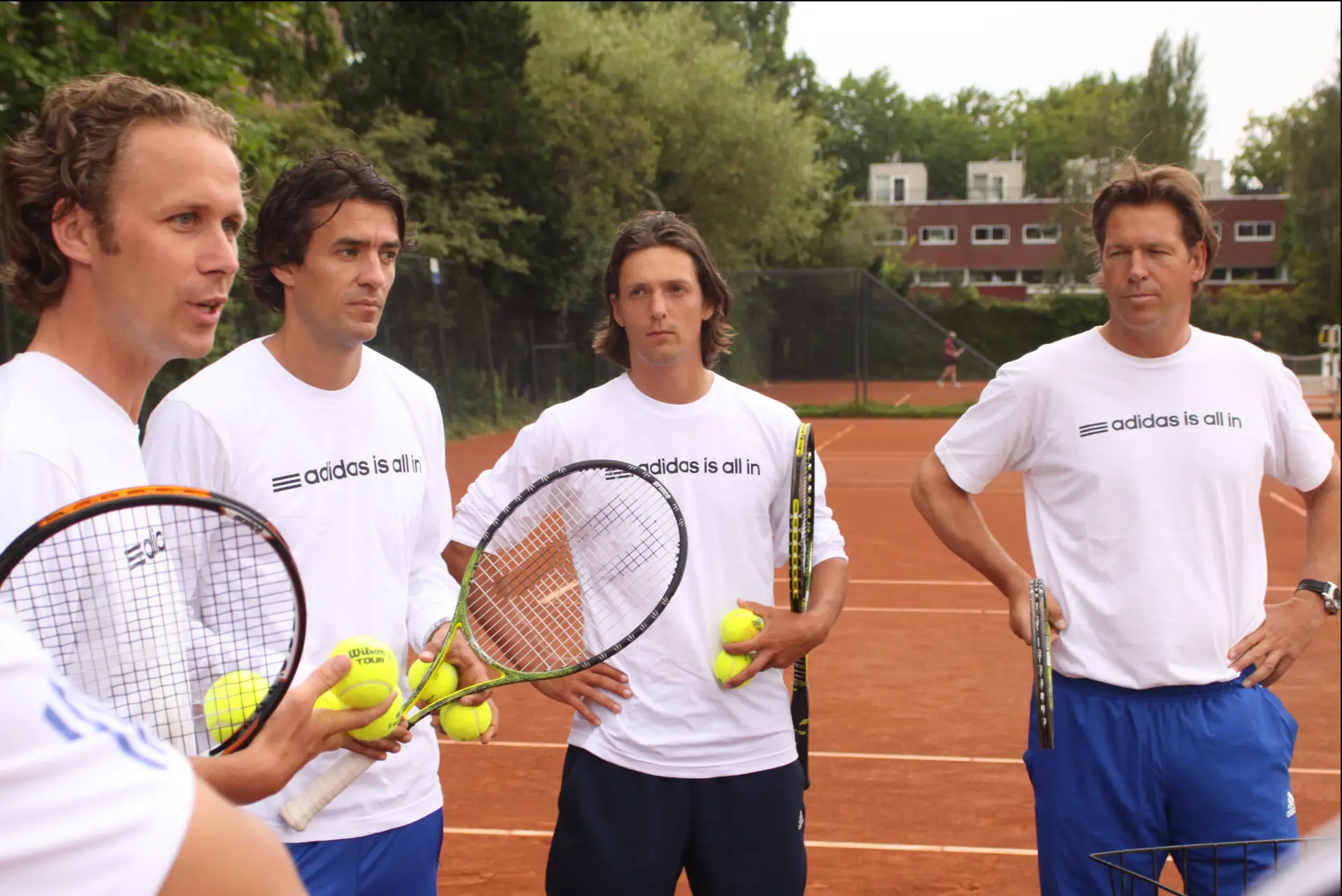 Coachteam Tennis Academy Amsterdam in 2011 op de tennisbaan in Amsterdam