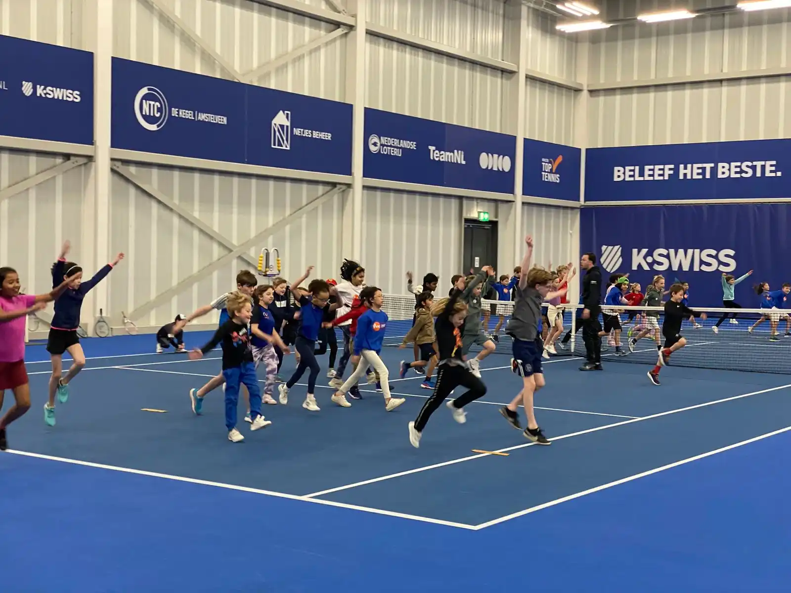 Tenniskids rennen indoor binnenbaan NTC Amstelveen 359.tennis