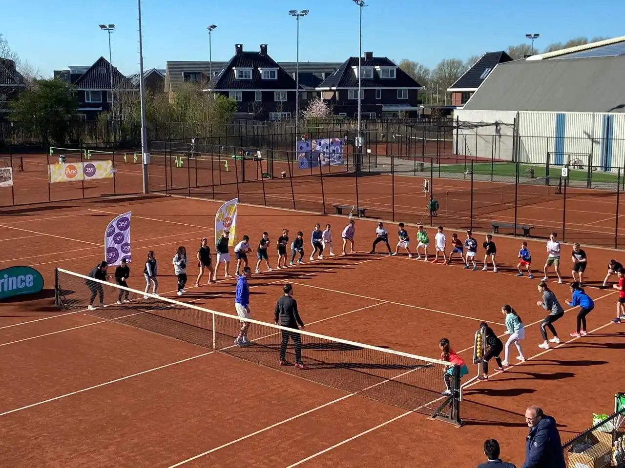 Tennisles kinderen groepstraining outdoor NTC Amstelveen 359.tennis