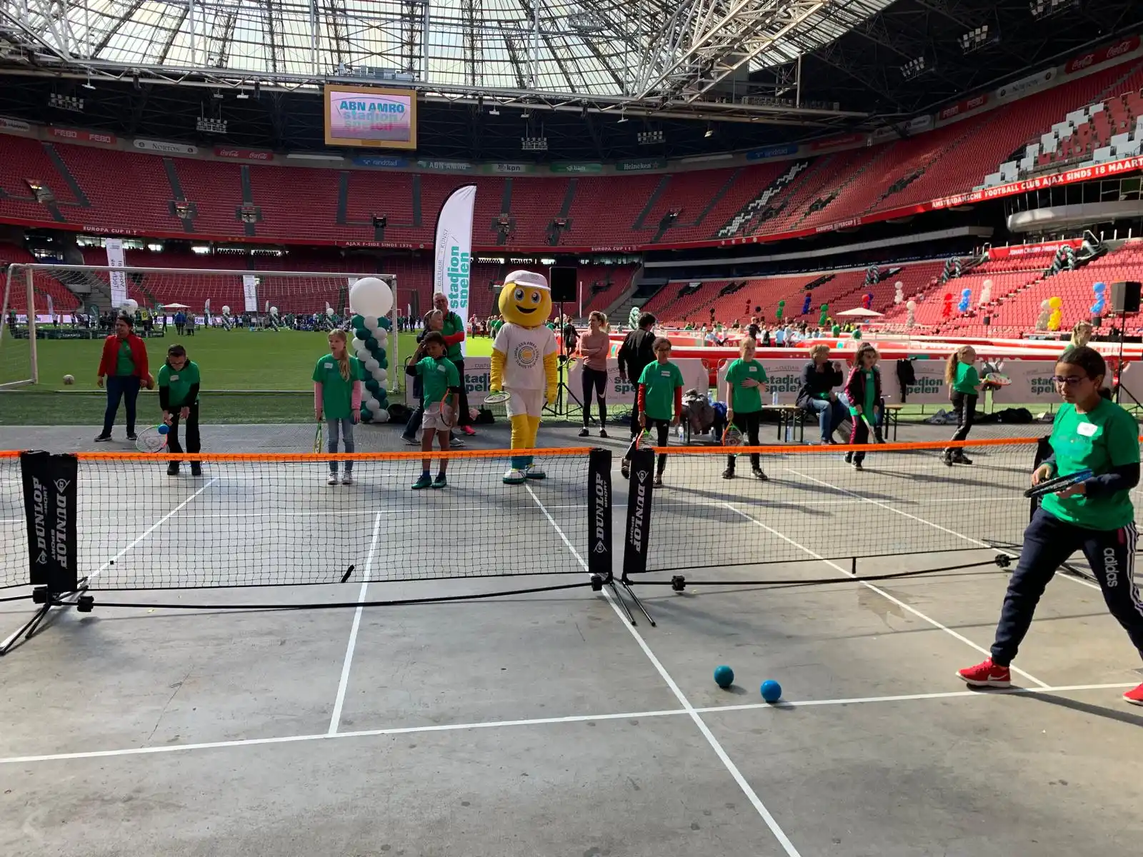 Tennisclinic in de Johan Cruijff Arena tijdens Stadion Spelen
